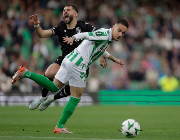 man-united-san-sang-ban-dut-antony-chap-nhan-bi-lo-nang