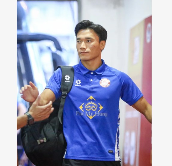 thu-mon-bui-tien-dung-tu-nguoi-hung-den-nguoi-thua-clb-nao-cung-muon-day-di