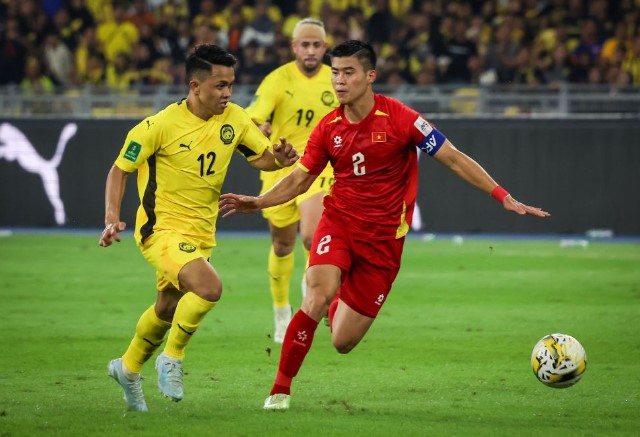 Malaysia triệu tập thêm loạt hảo thủ, HLV Kim Sang Sik mất ăn mất ngủ vì lo