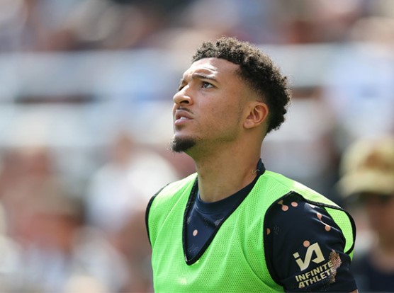 jadon-sancho-da-tu-choi-tat-ca-cac-loi-moi-vi-khong-no-de-mat-muc-luong-cao-o-mu