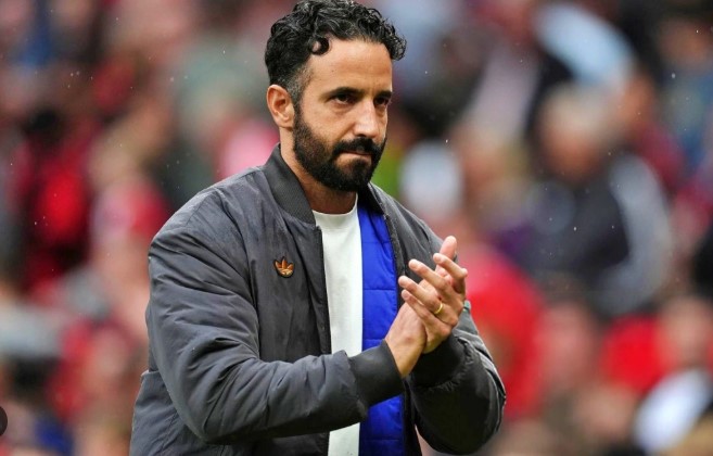 hlv-amorim-tuyen-bo-khong-1-ai-co-the-khien-toi-thay-doi-chien-thuat