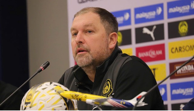 hlv-malaysia-binh-than-truoc-an-phat-cua-fifa-noi-thang-ve-nguy-co-bi-xu-thua-tuyen-vn