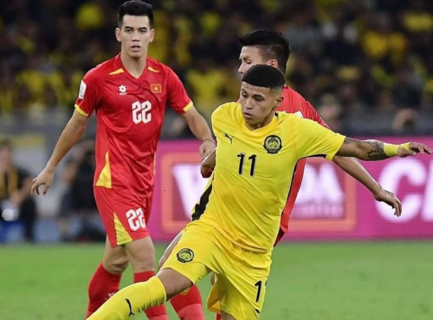 sao-nhap-tich-malaysia-di-tong-su-nghiep-chi-vi-17-phut-da-tran-viet-nam