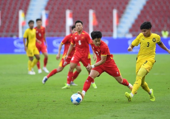 truyen-thong-malaysia-thua-nhan-u22-viet-nam-qua-dang-cap-khong-bu-cho-doi-nha