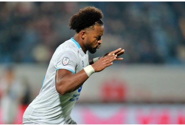 xuan-son-duoc-so-sanh-voi-3-cau-thu-nhap-tich-lau-cua-malaysia